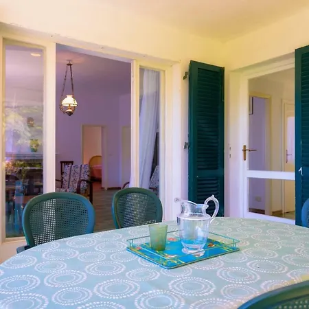 Villa La Terrazza In Spiaggia *
